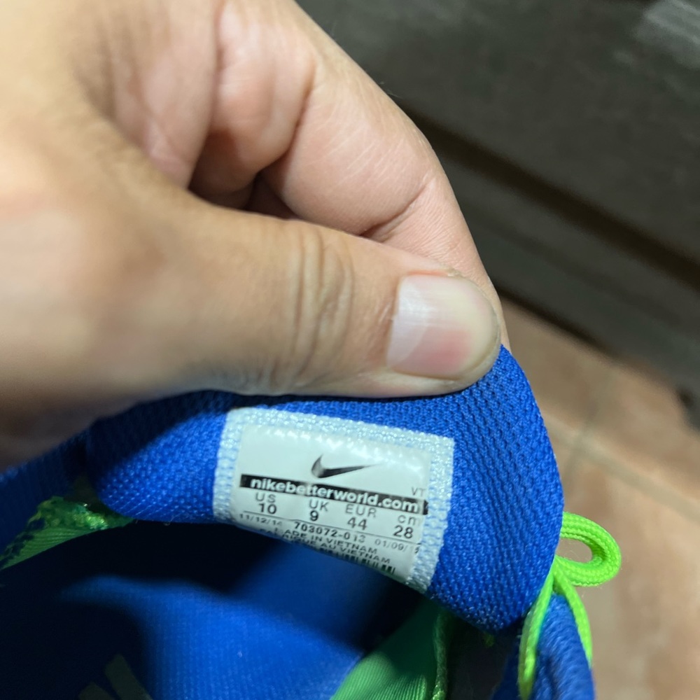 Nike - Picture 2 of 4